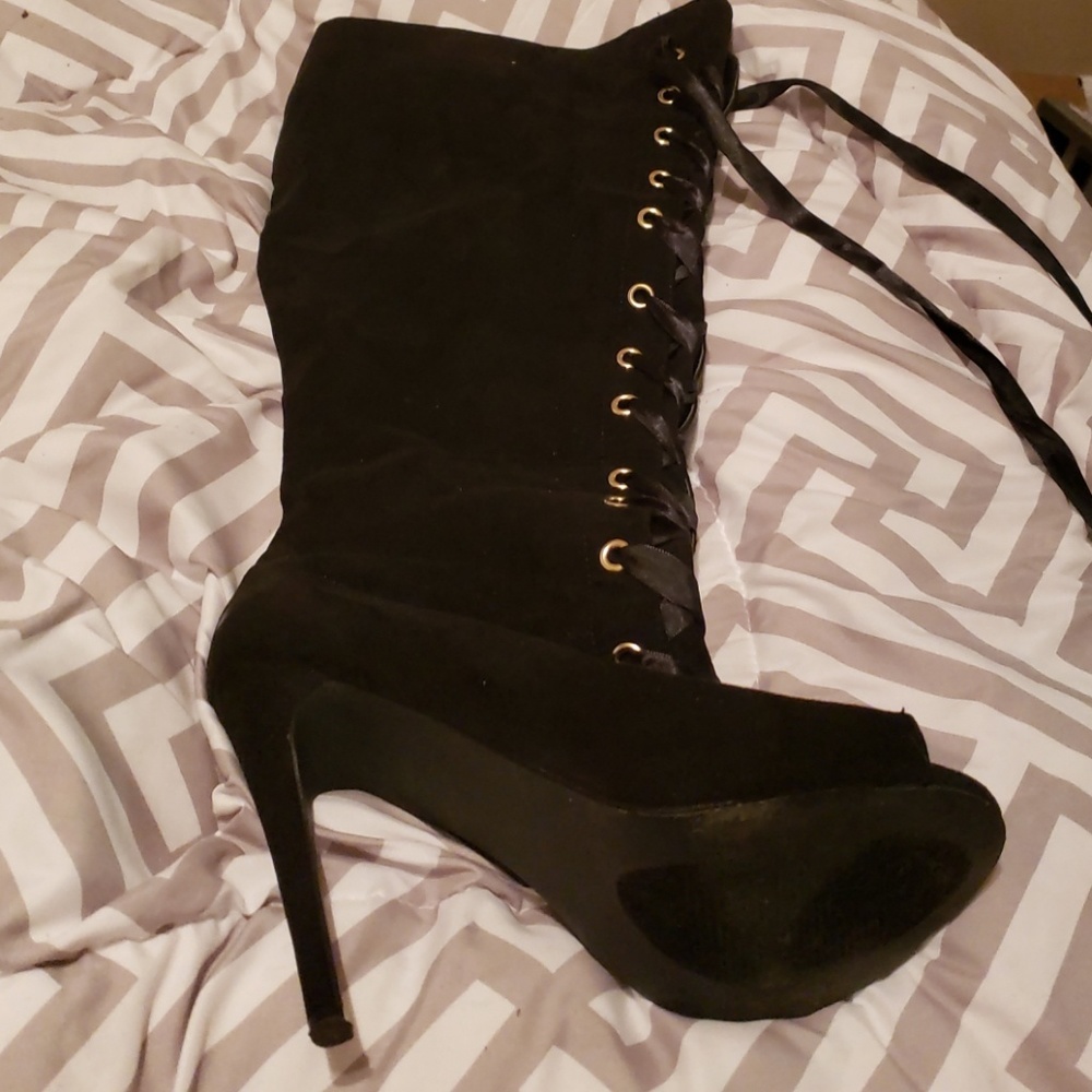 Knee boots